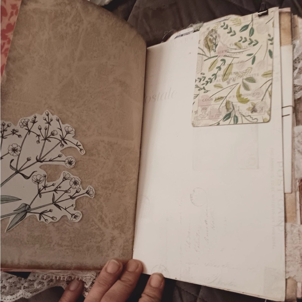 Handmade Junk Journal CUSTOMIZED - Picture 10 of 16